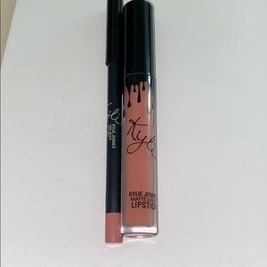 Kylie Jenner Lip Liner and Lip Stick